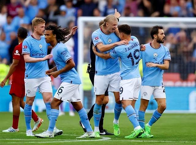 曼城完胜巴塞罗那，创造欧洲联赛历史