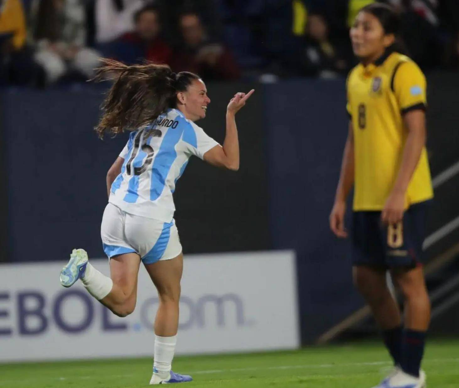 关于女足友谊赛惊险收官,球员热度高涨的信息 关于女足友谊赛惊险收官,球员热度高涨的信息