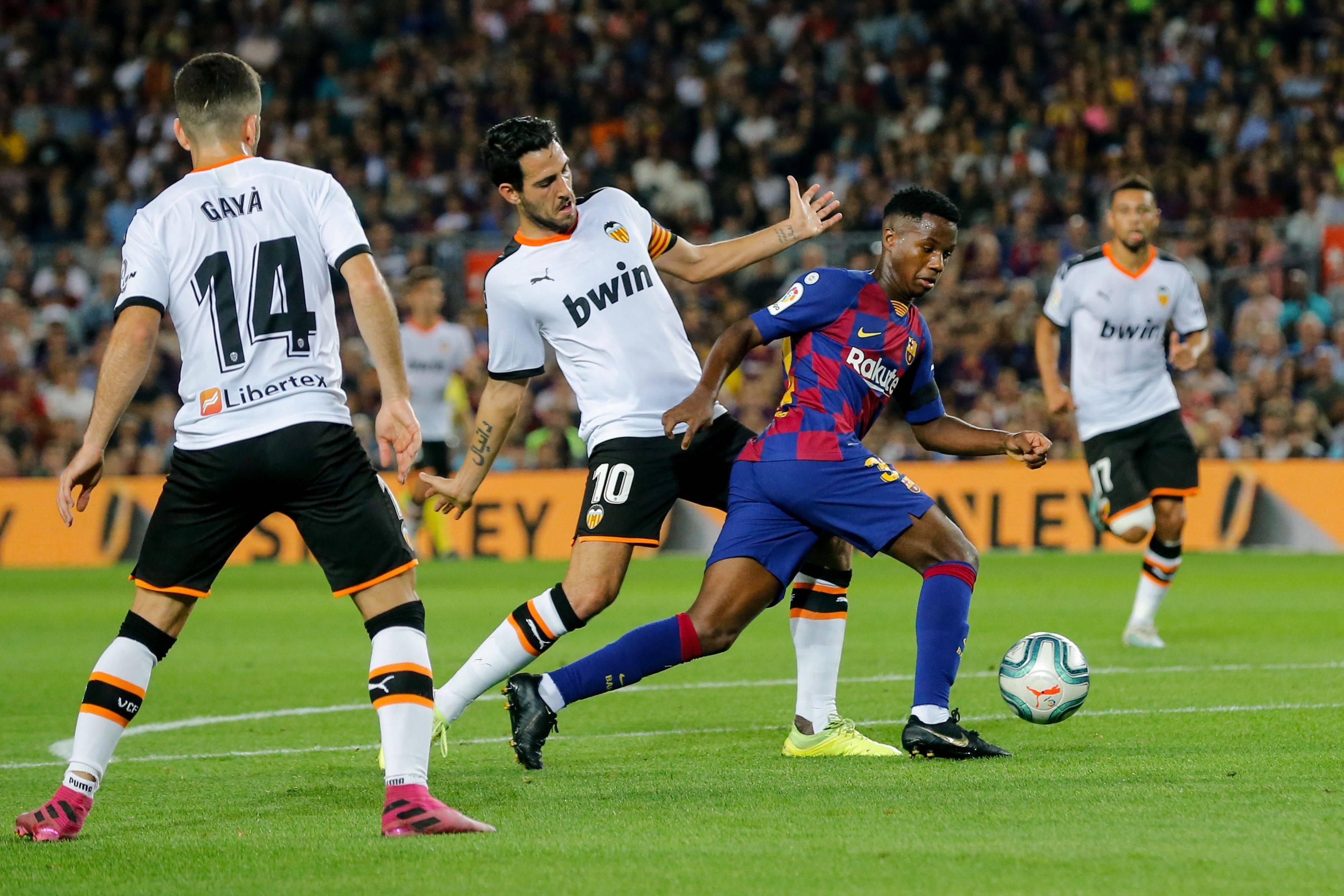 包含热门足球赛事掀起观赏狂潮！的词条