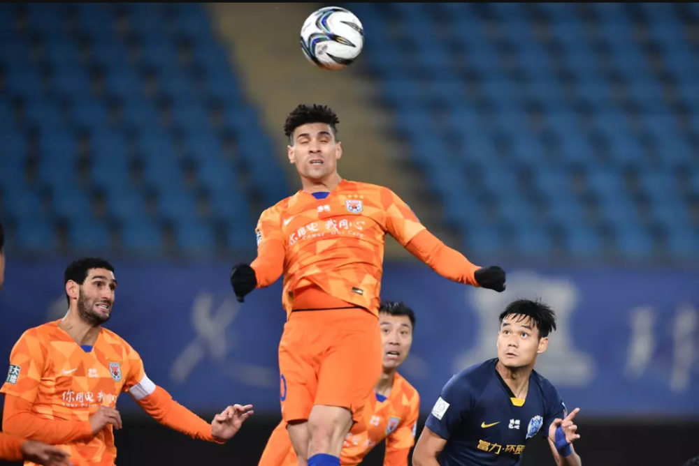 广州富力战平山东鲁能，难分胜负